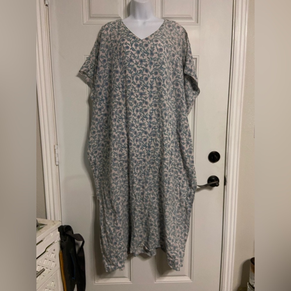 T20a- FABINDIA Blue Floral Maxi KAFTAN House Dress